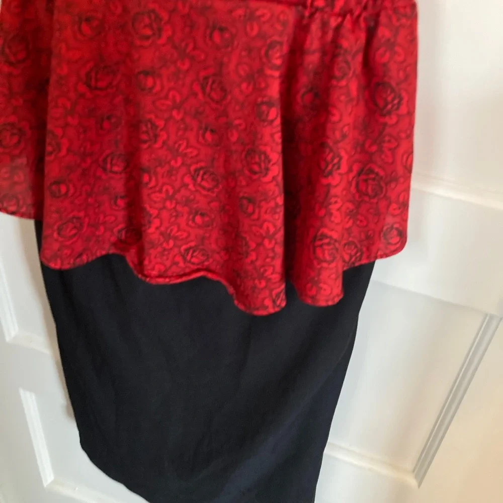Vintage peplum red and black floral dress size SMALL - Picture 4 of 8
